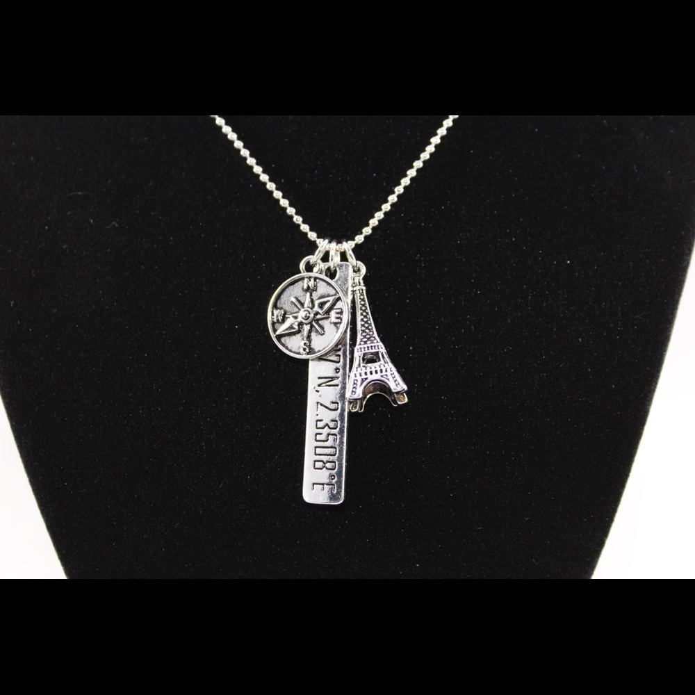 Paris silver necklace